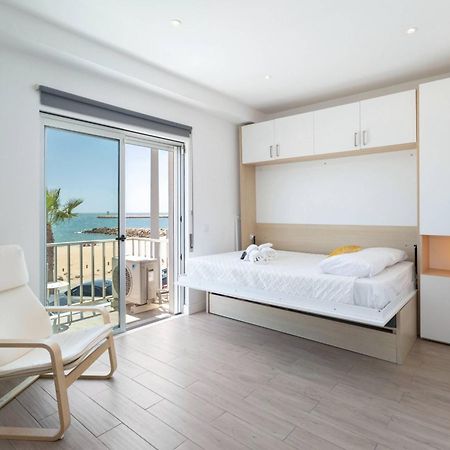 Centralgarve - Stunning Beach Front Studio - Astro Quarteira Exteriér fotografie